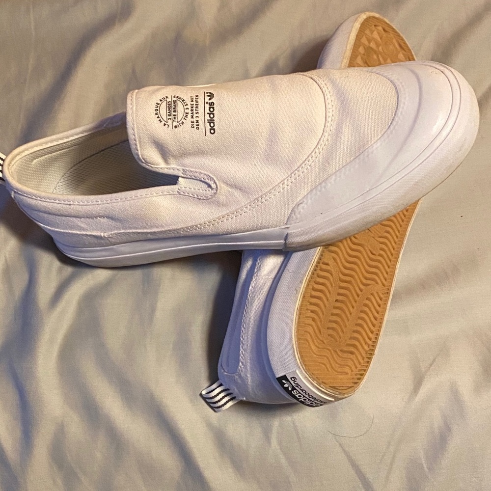 Addias slip on